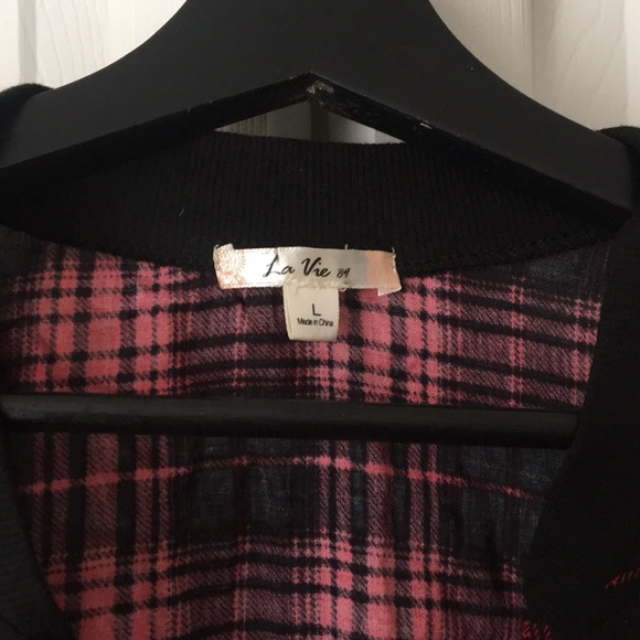 Top - Picture 2 of 3